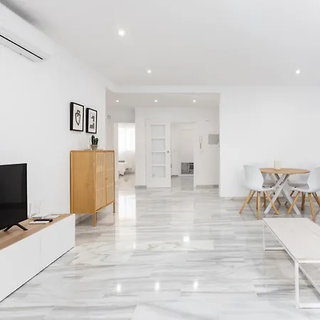 Golden Mile Luxury Ground Floor Near Puente *