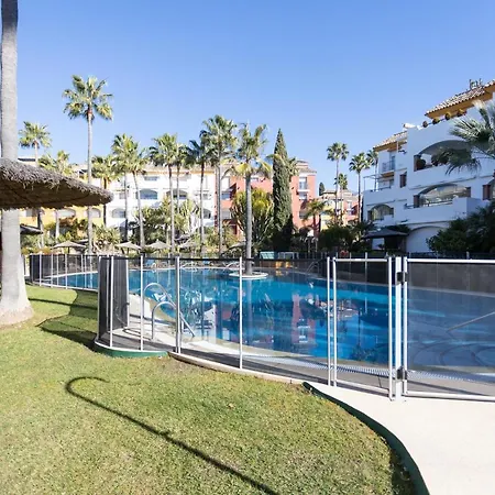 Apartment Golden Mile Luxury Ground Floor Near Puente