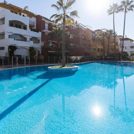 Golden Mile Luxury Ground Floor Near Puente Apartment