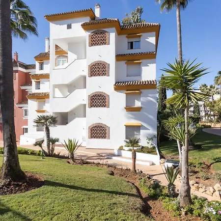 Golden Mile Luxury Ground Floor Near Puente Apartment *