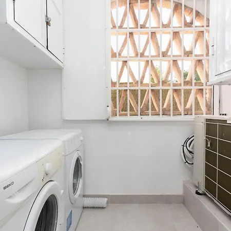 Golden Mile Luxury Ground Floor Near Puente Apartment *