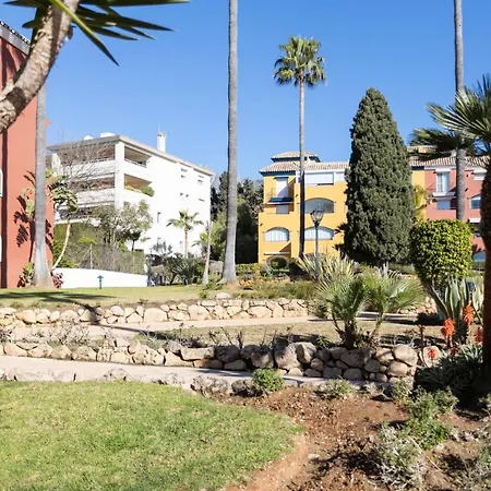 Golden Mile Luxury Ground Floor Near Puente Apartment *
